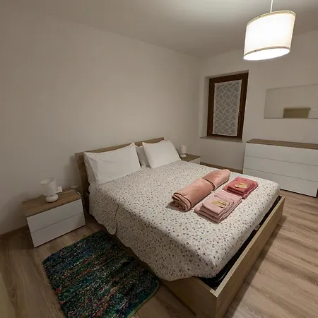 Appartement Spazioso E Completo Con 3 Camere, Doppi Servizi, Fino A 8 Posti Letto