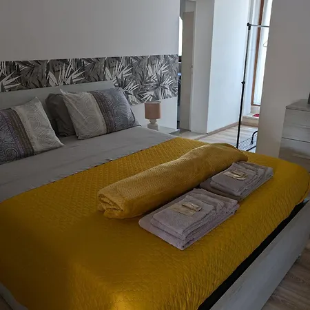 Appartement Desy Spazioso E Completo Con 3 Camere, 2 Bagni, Fino A 8 Posti Letto